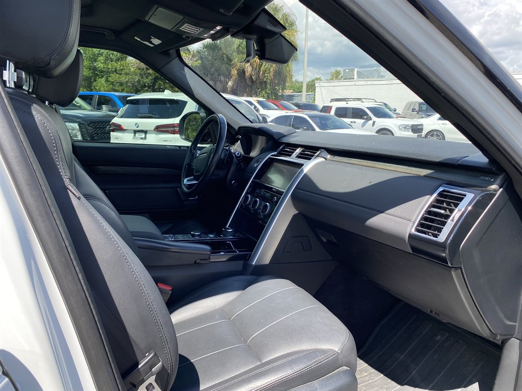 2018 Land Rover Discovery - $16,999