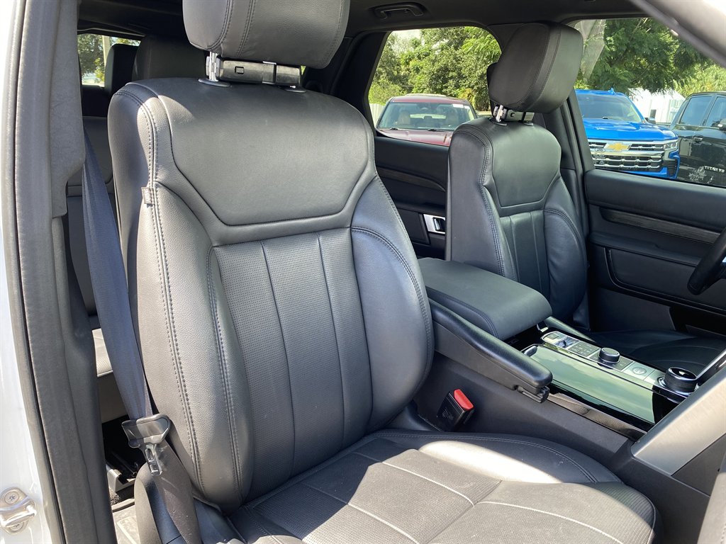 2018 Land Rover Discovery - $16,999