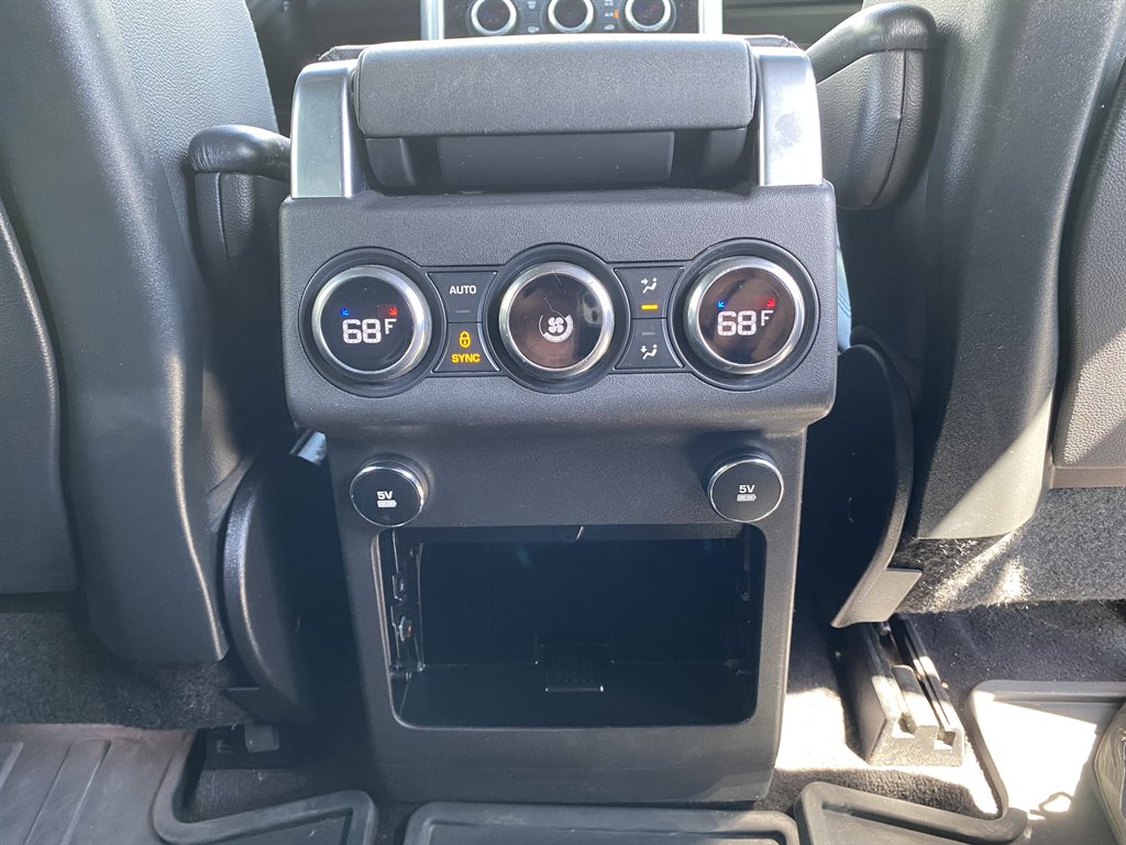 2018 Land Rover Discovery - $16,999