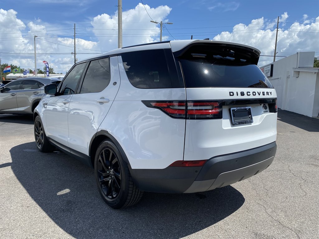 2018 Land Rover Discovery - $16,999