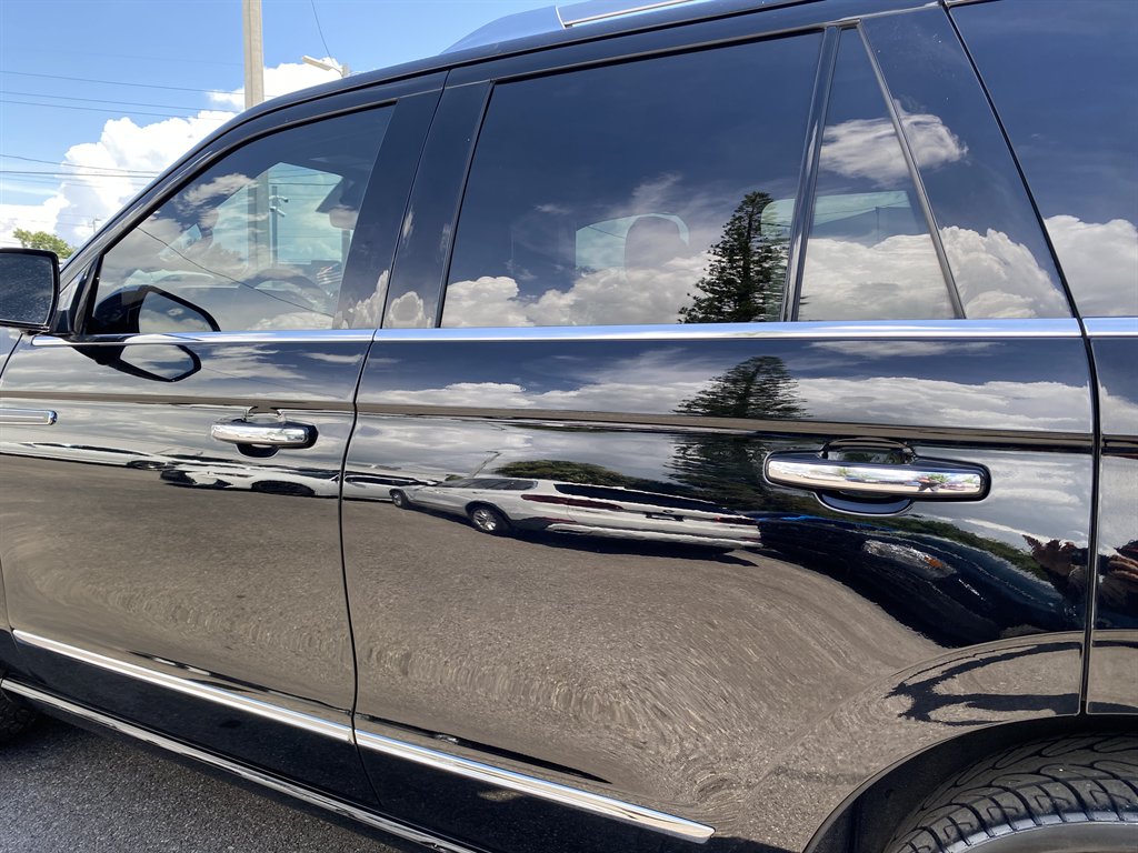 2018 Lincoln Navigator - $29,999