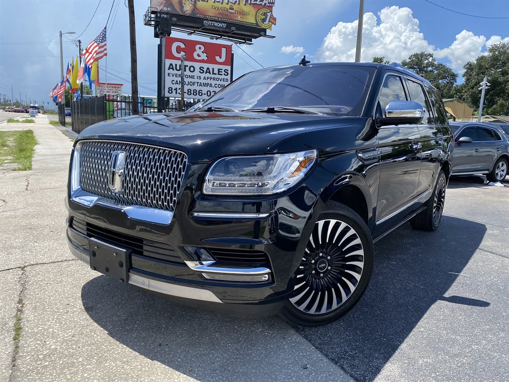 2018 Lincoln Navigator - $29,999