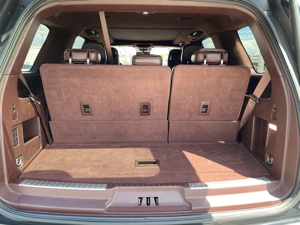 2018 Lincoln Navigator - $29,999