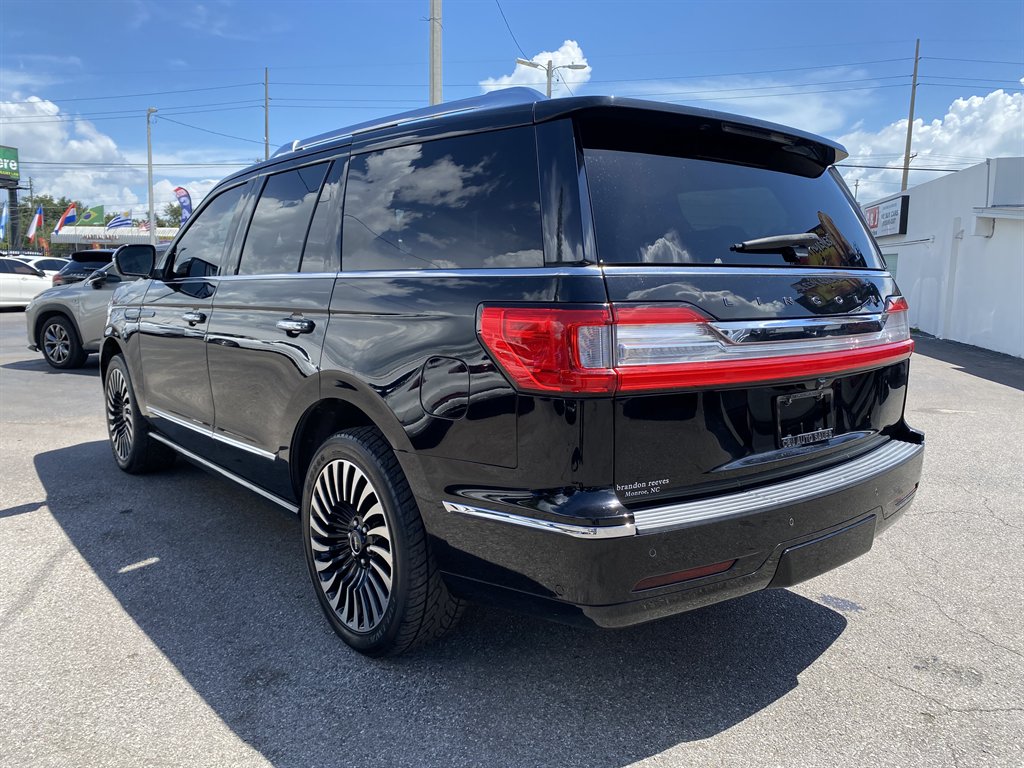 2018 Lincoln Navigator - $29,999