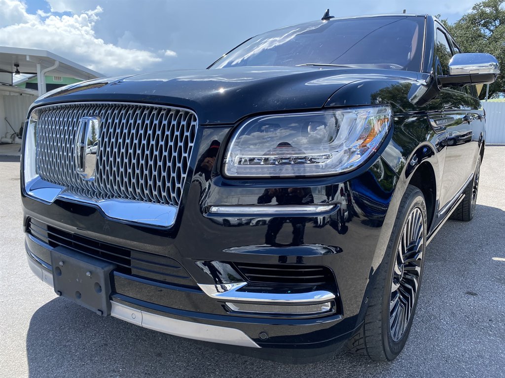 2018 Lincoln Navigator - $29,999