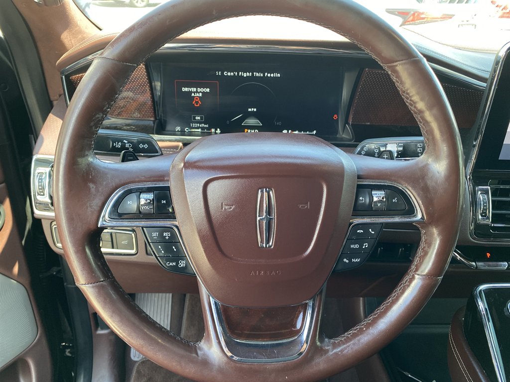 2018 Lincoln Navigator - $29,999