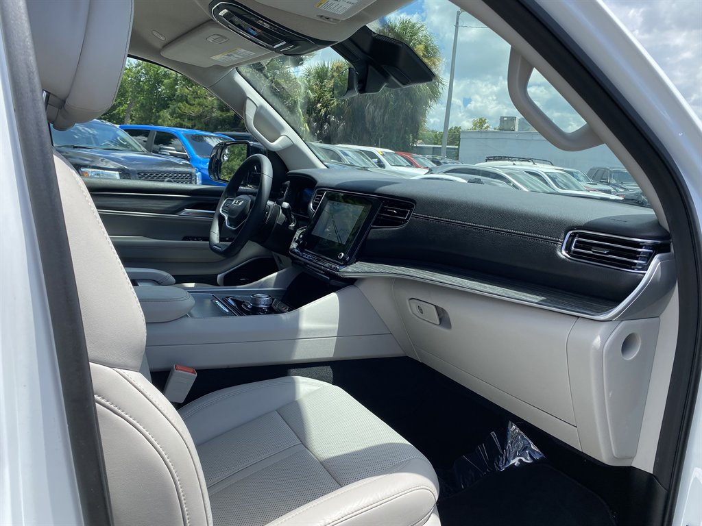 2024 Jeep Wagoneer - $36,999