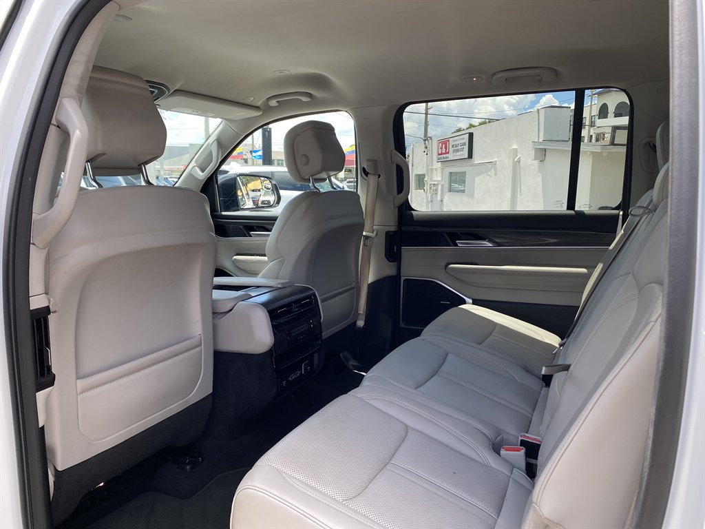 2024 Jeep Wagoneer - $36,999