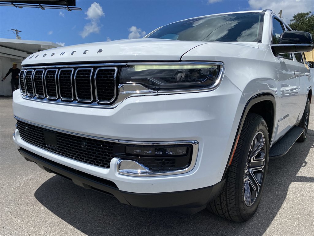 2024 Jeep Wagoneer - $36,999