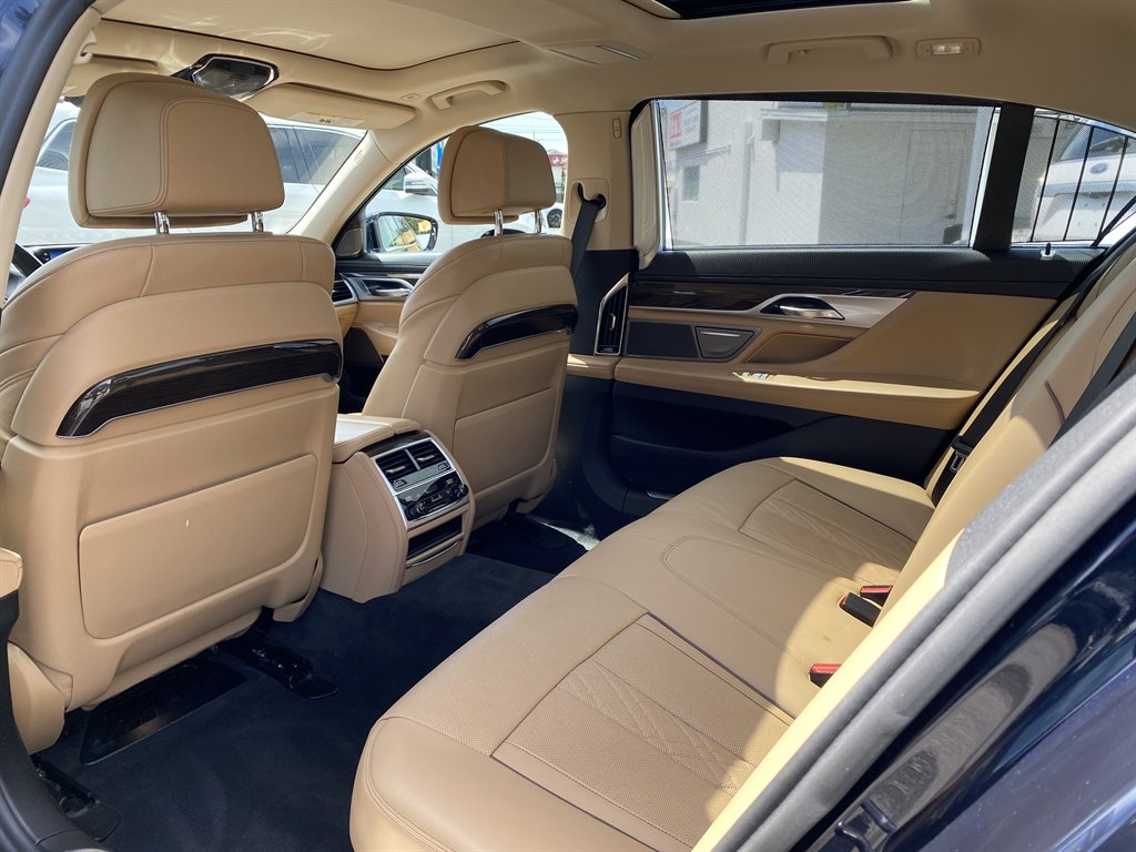 2019 BMW 740i - $22,999