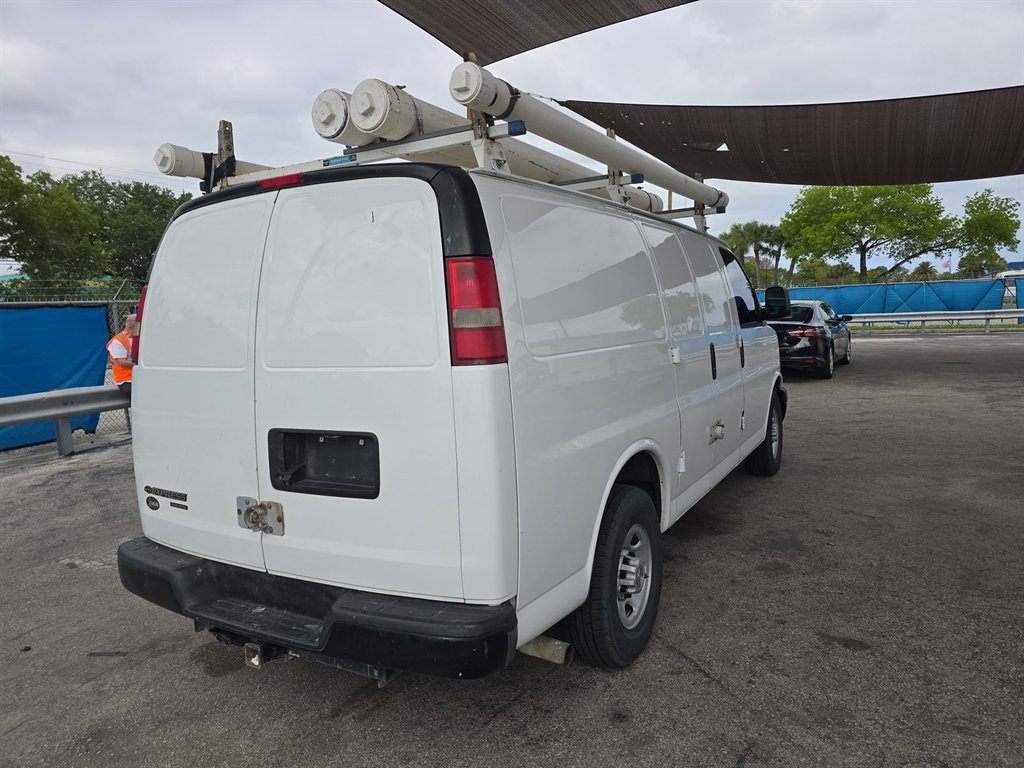 2016 Chevrolet G2500 Vans - $11,411