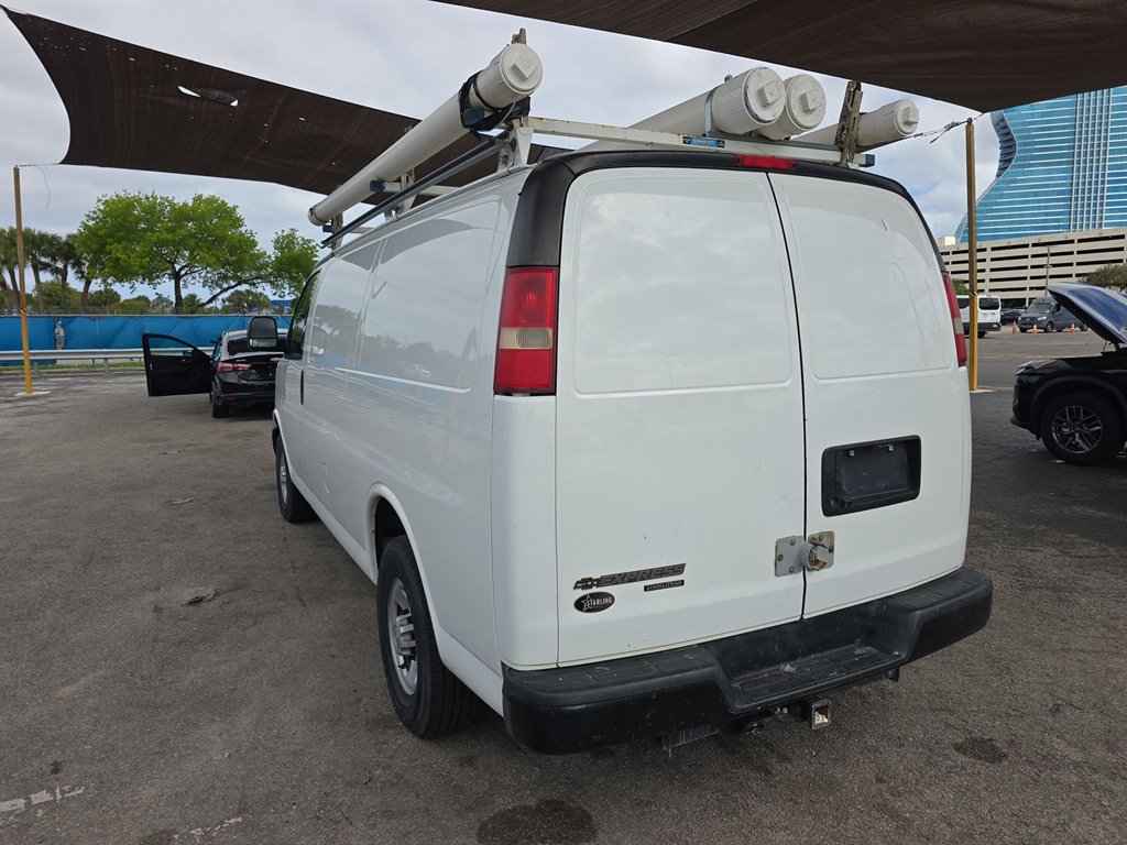 2016 Chevrolet G2500 Vans - $11,411