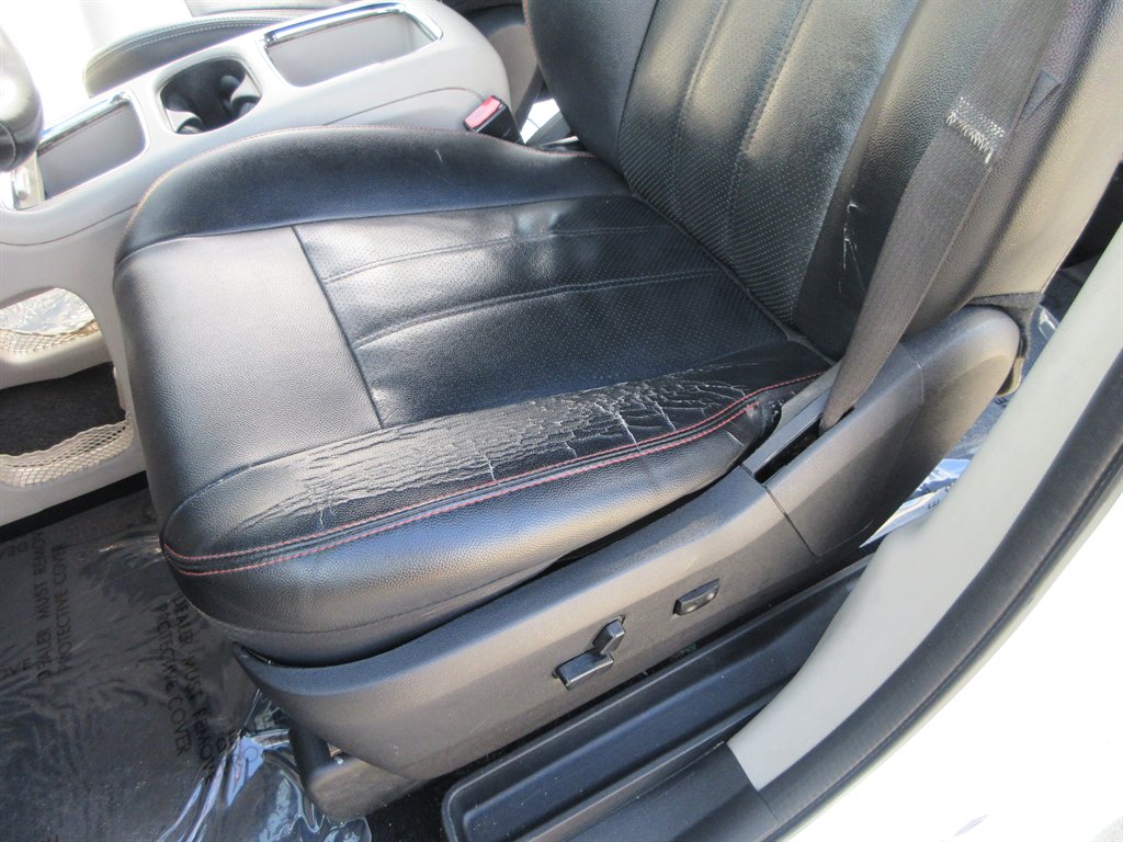 2019 Dodge Grand Caravan - $9,410