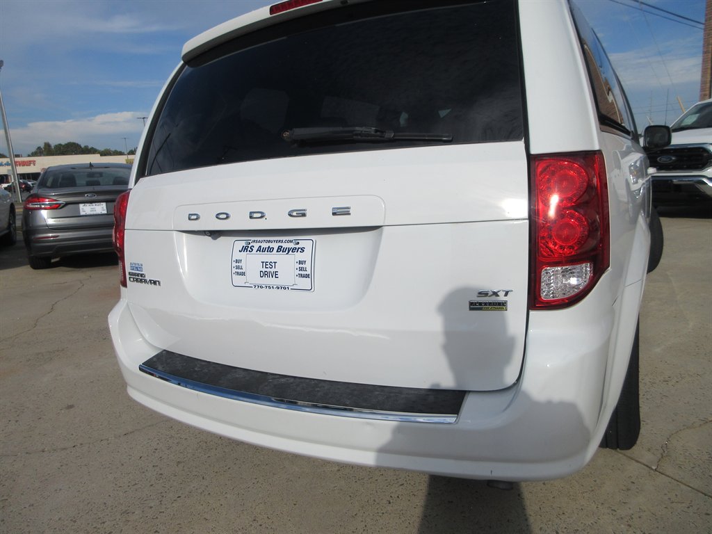 2019 Dodge Grand Caravan - $9,410
