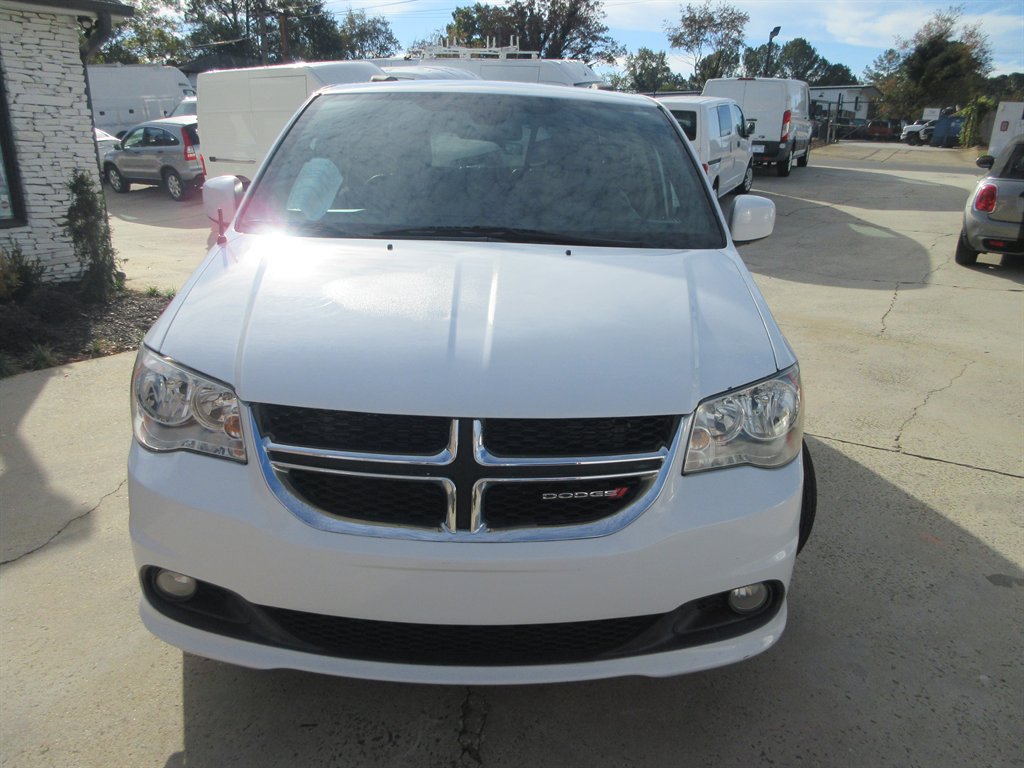 2019 Dodge Grand Caravan - $9,410
