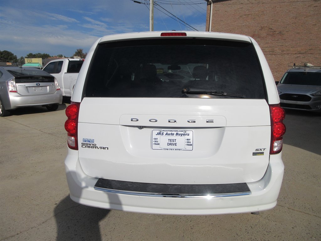 2019 Dodge Grand Caravan - $9,410