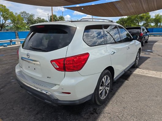 2017 Nissan Pathfinder - $6,496
