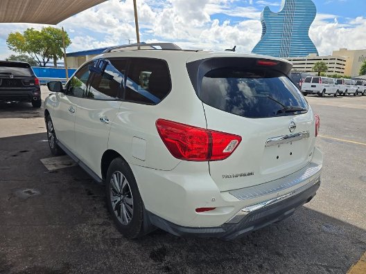 2017 Nissan Pathfinder - $6,496