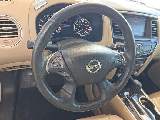 2017 Nissan Pathfinder - $6,496