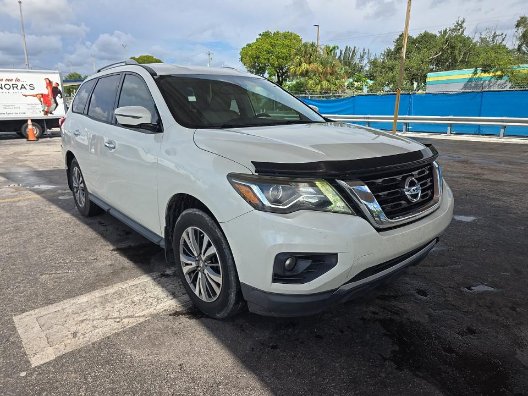 2017 Nissan Pathfinder - $6,496