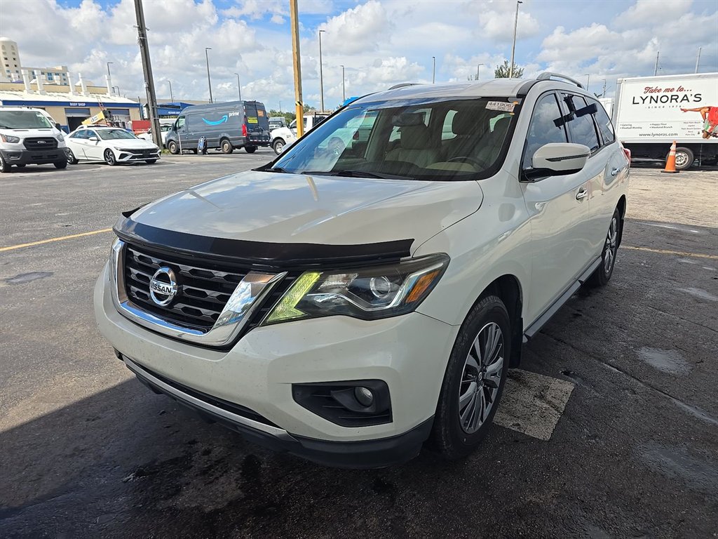 2017 Nissan Pathfinder - $6,496