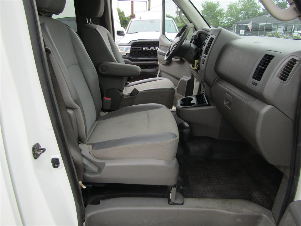 2015 Nissan NV 3500 - $13,977