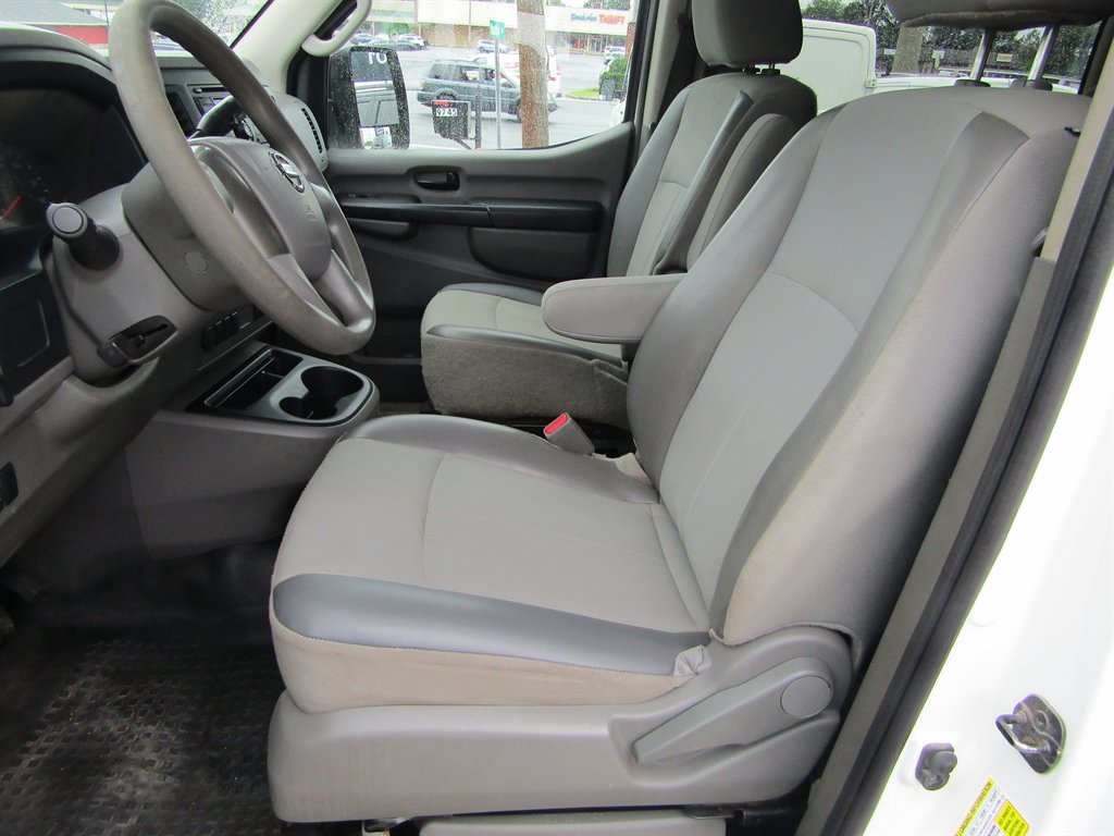 2015 Nissan NV 3500 - $13,977
