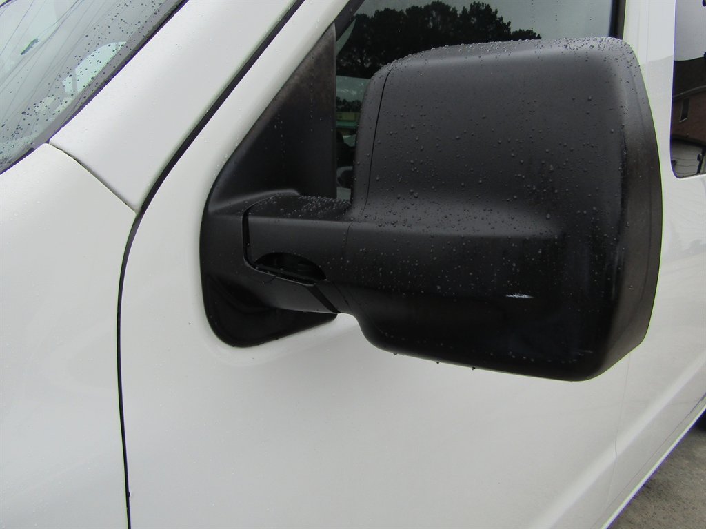 2015 Nissan NV 3500 - $13,977