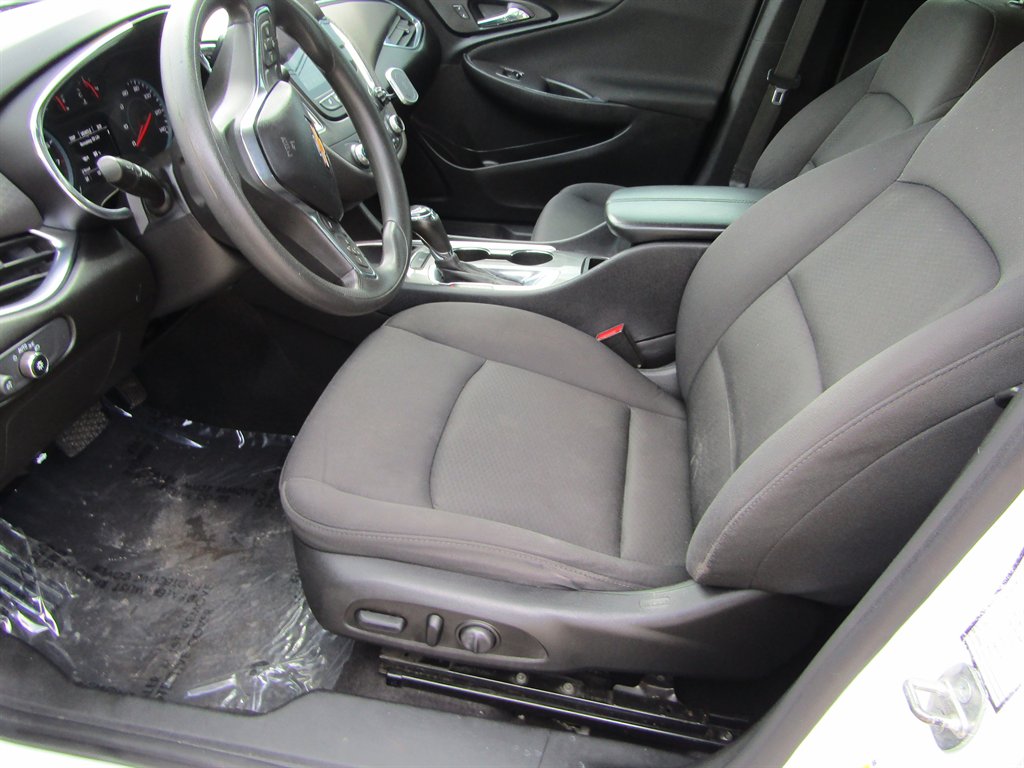 2020 Chevrolet Malibu - $9,311