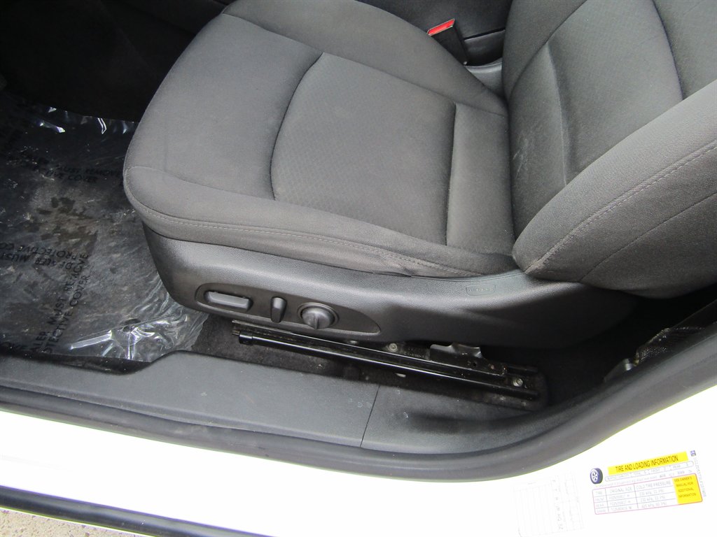 2020 Chevrolet Malibu - $9,311