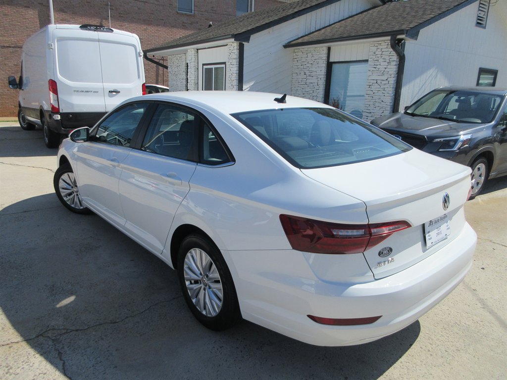 2020 Volkswagen Jetta - $8,277