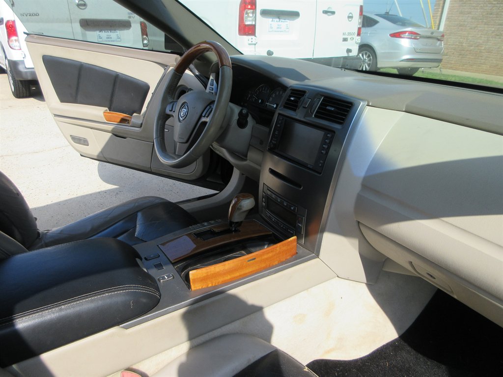 2004 Cadillac XLR - $8,426