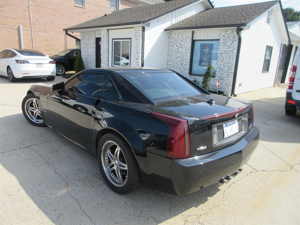 2004 Cadillac XLR - $8,426