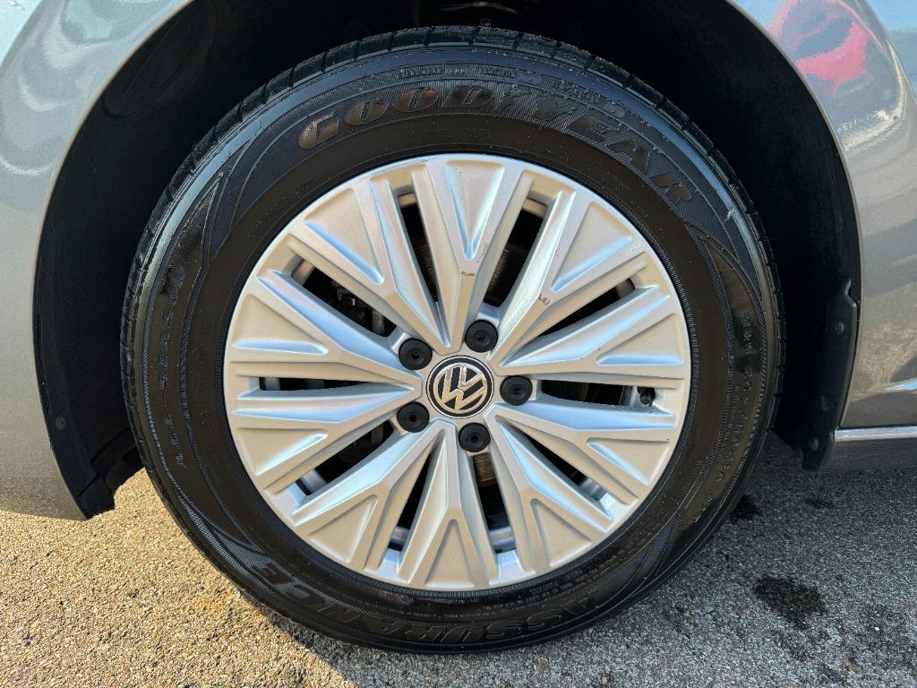 2019 Volkswagen Jetta SE photo