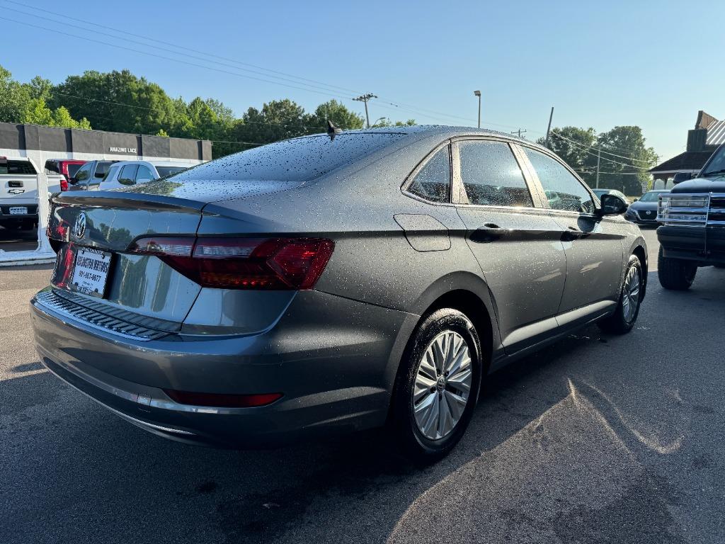 2019 Volkswagen Jetta SE photo