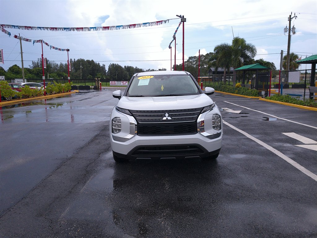 2023 Mitsubishi Outlander