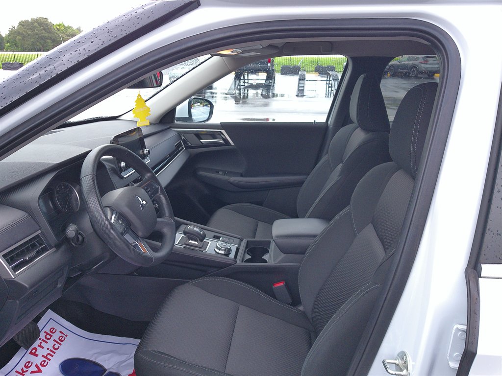 2023 Mitsubishi Outlander