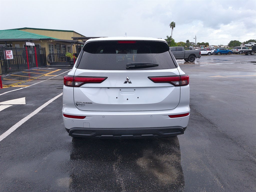 2023 Mitsubishi Outlander