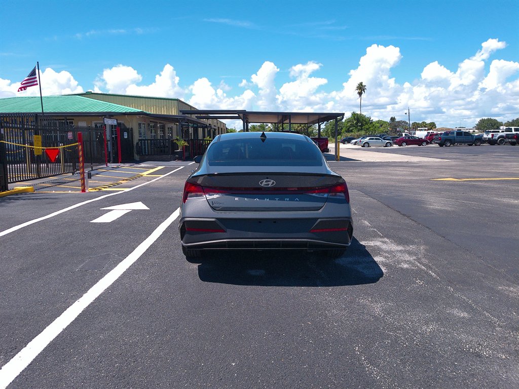 2025 Hyundai Elantra
