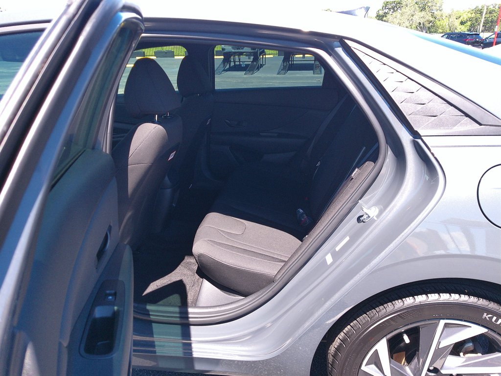 2025 Hyundai Elantra