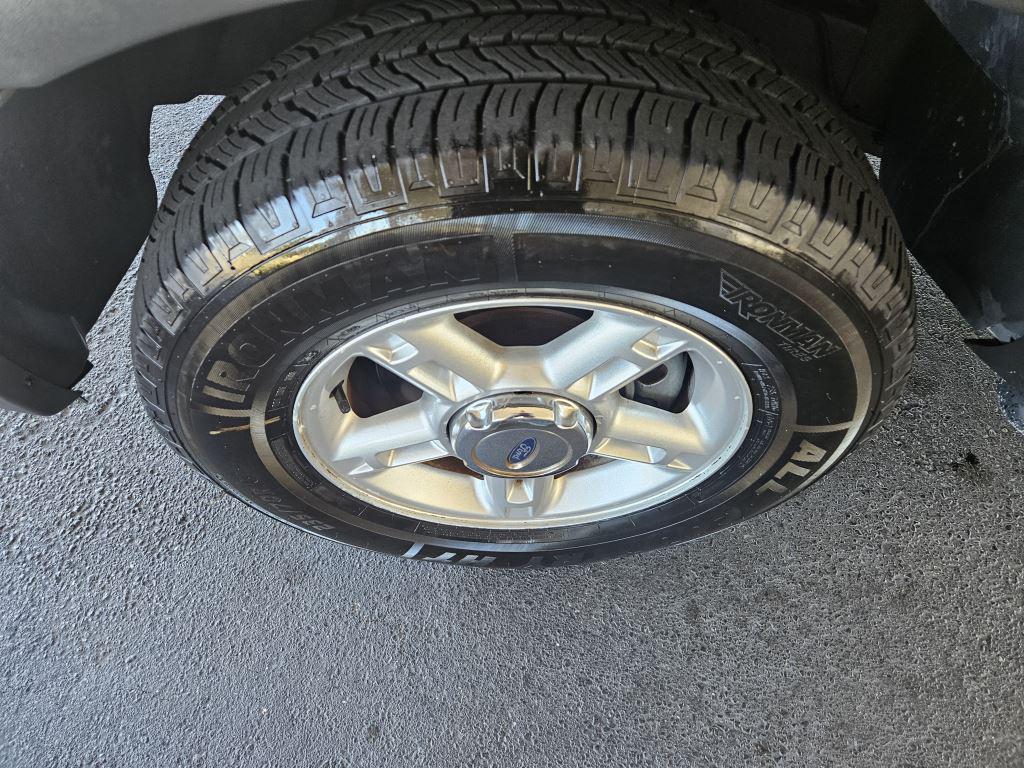 2004 Ford Explorer XLS photo