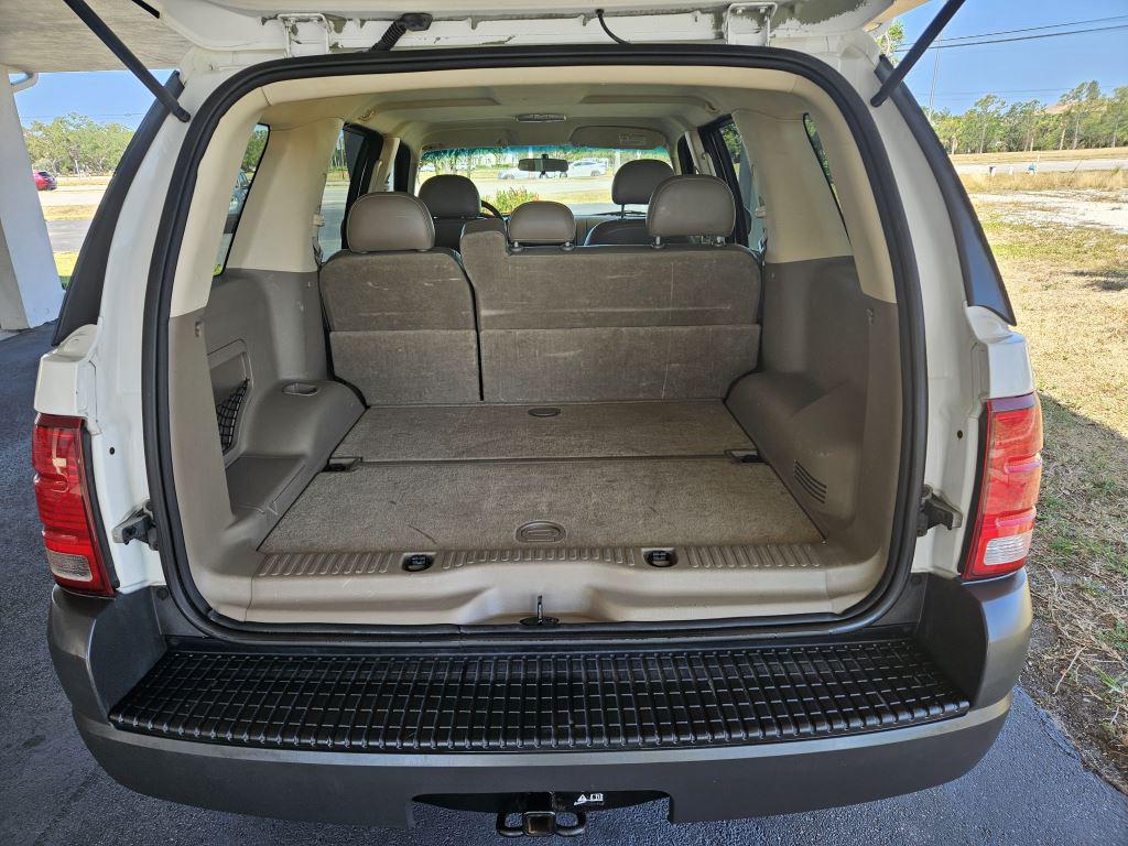 2004 Ford Explorer XLS photo