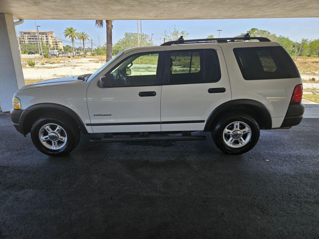 2004 Ford Explorer XLS photo