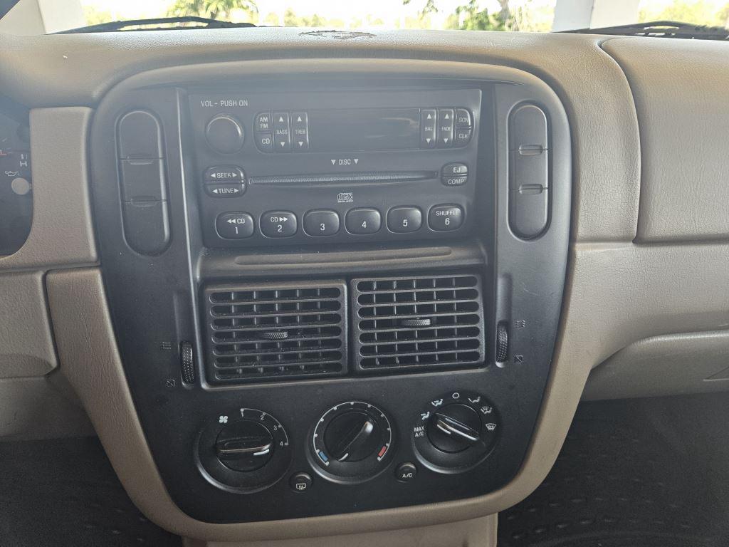 2004 Ford Explorer XLS photo