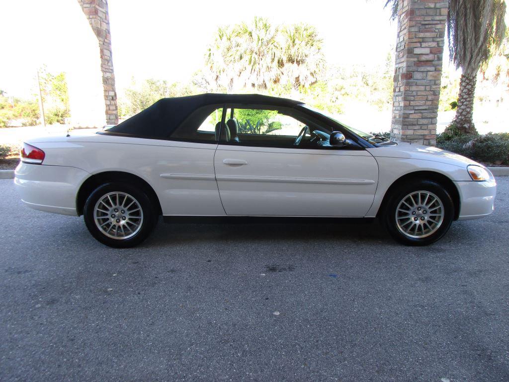 2004 Chrysler Sebring - $3,900