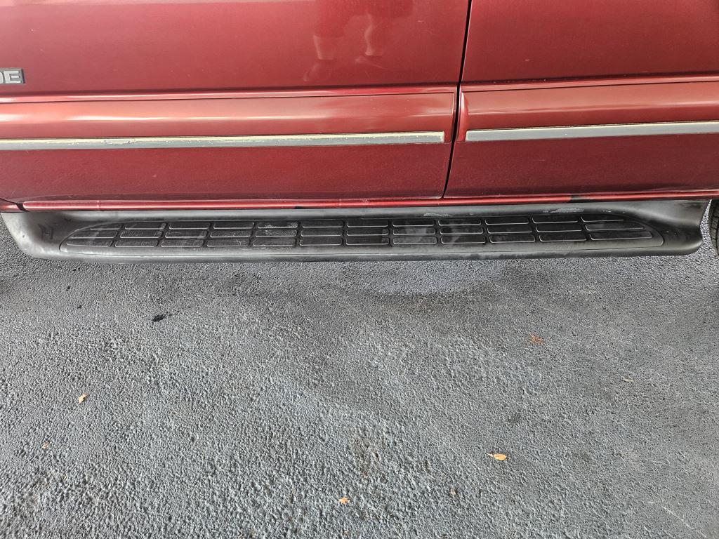 2003 Chevrolet Tahoe photo