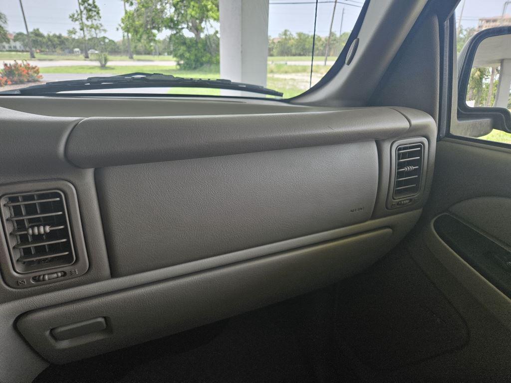 2003 Chevrolet Tahoe photo
