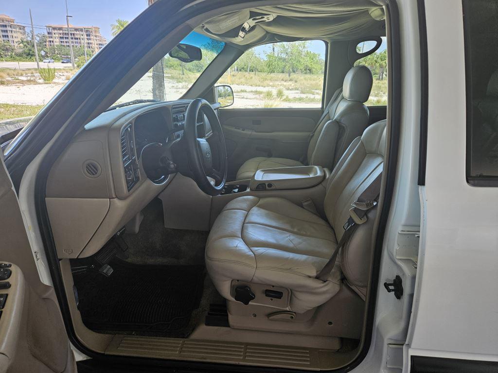2001 Chevrolet Tahoe LS photo