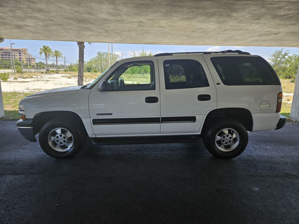 2001 Chevrolet Tahoe LS photo