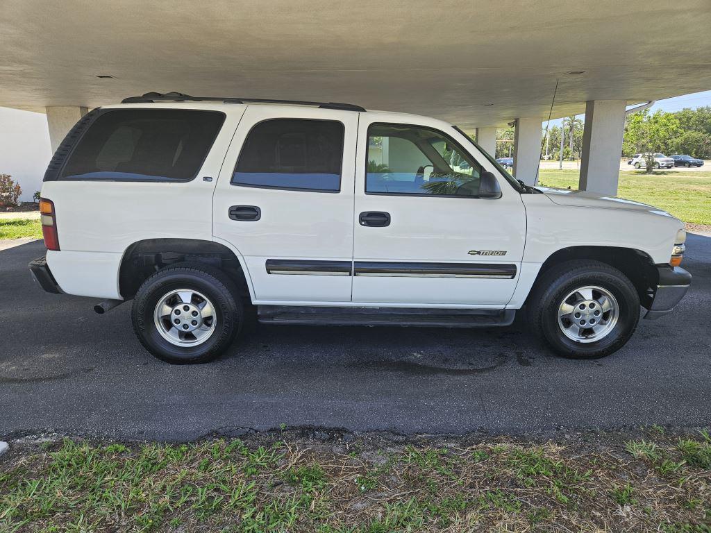 2001 Chevrolet Tahoe LS photo